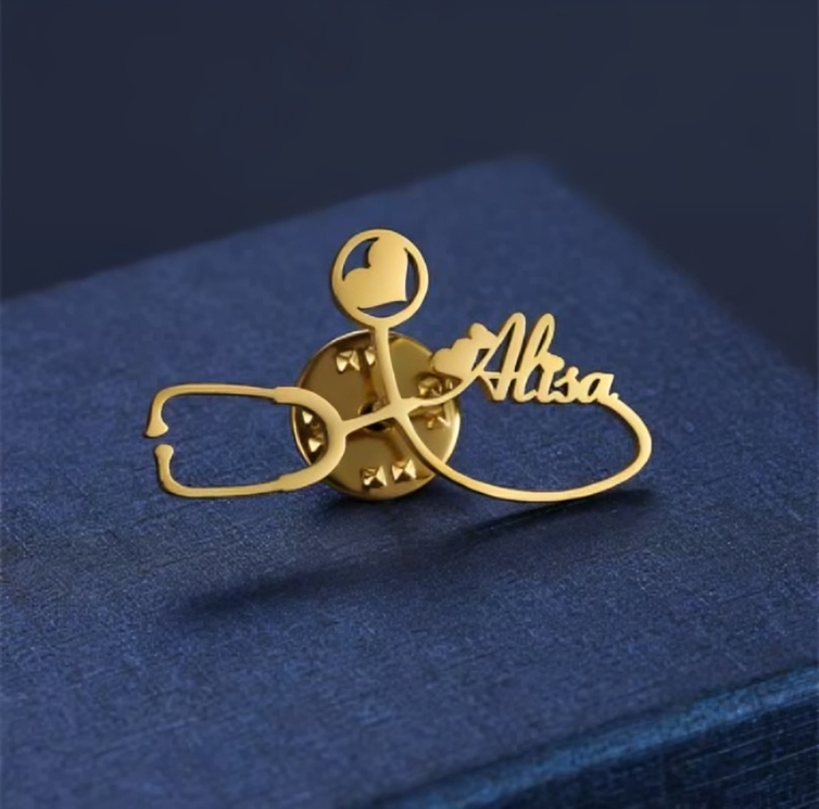 Custom Name Stethoscope Brooch – Personalized Doctor & Nurse Badge Pin
